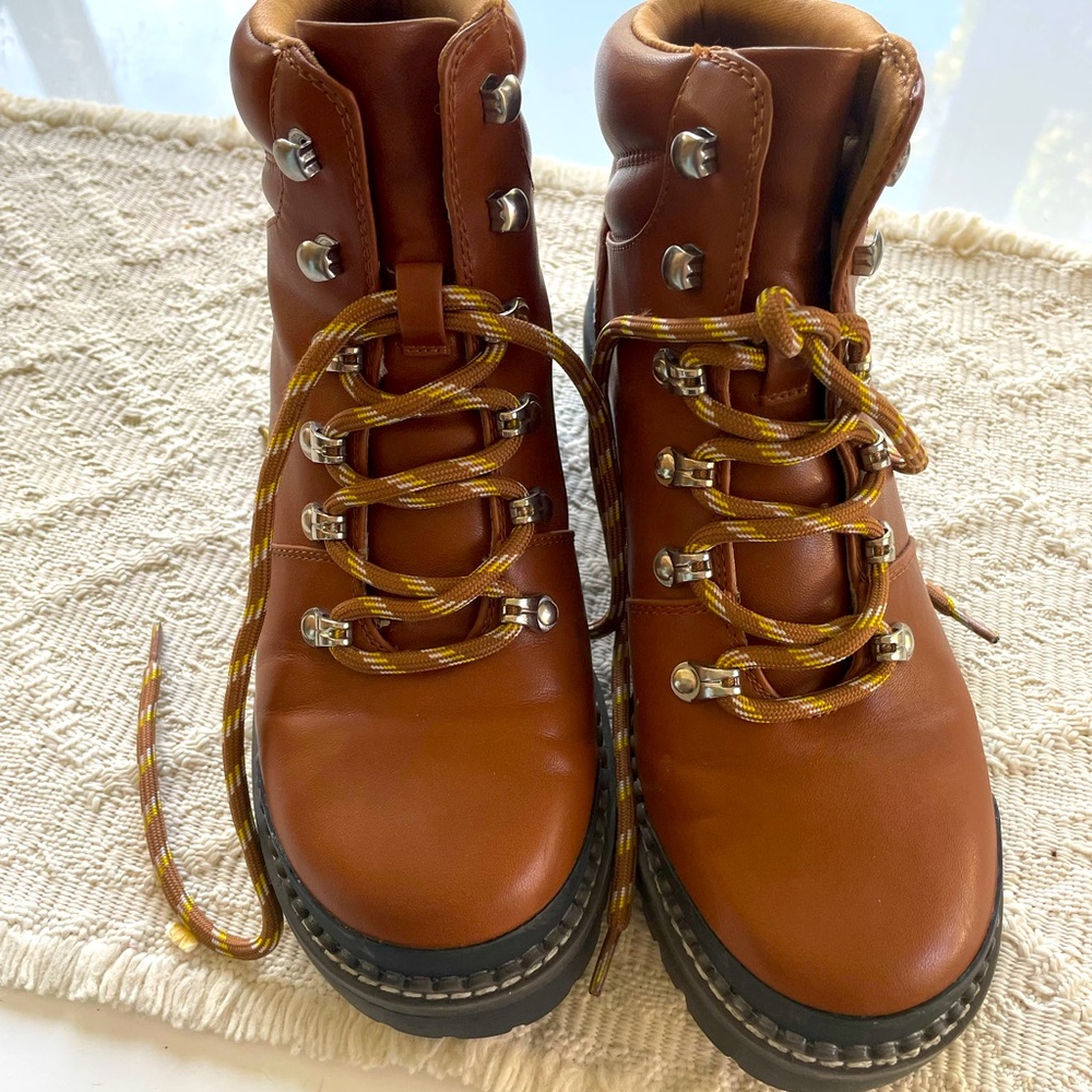Cognac Boots